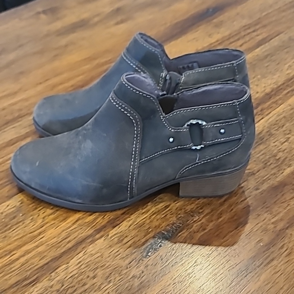 CLARK's Women's Charleton Grace Buckled Ankle Booties Western Cowboy Size 6.5.